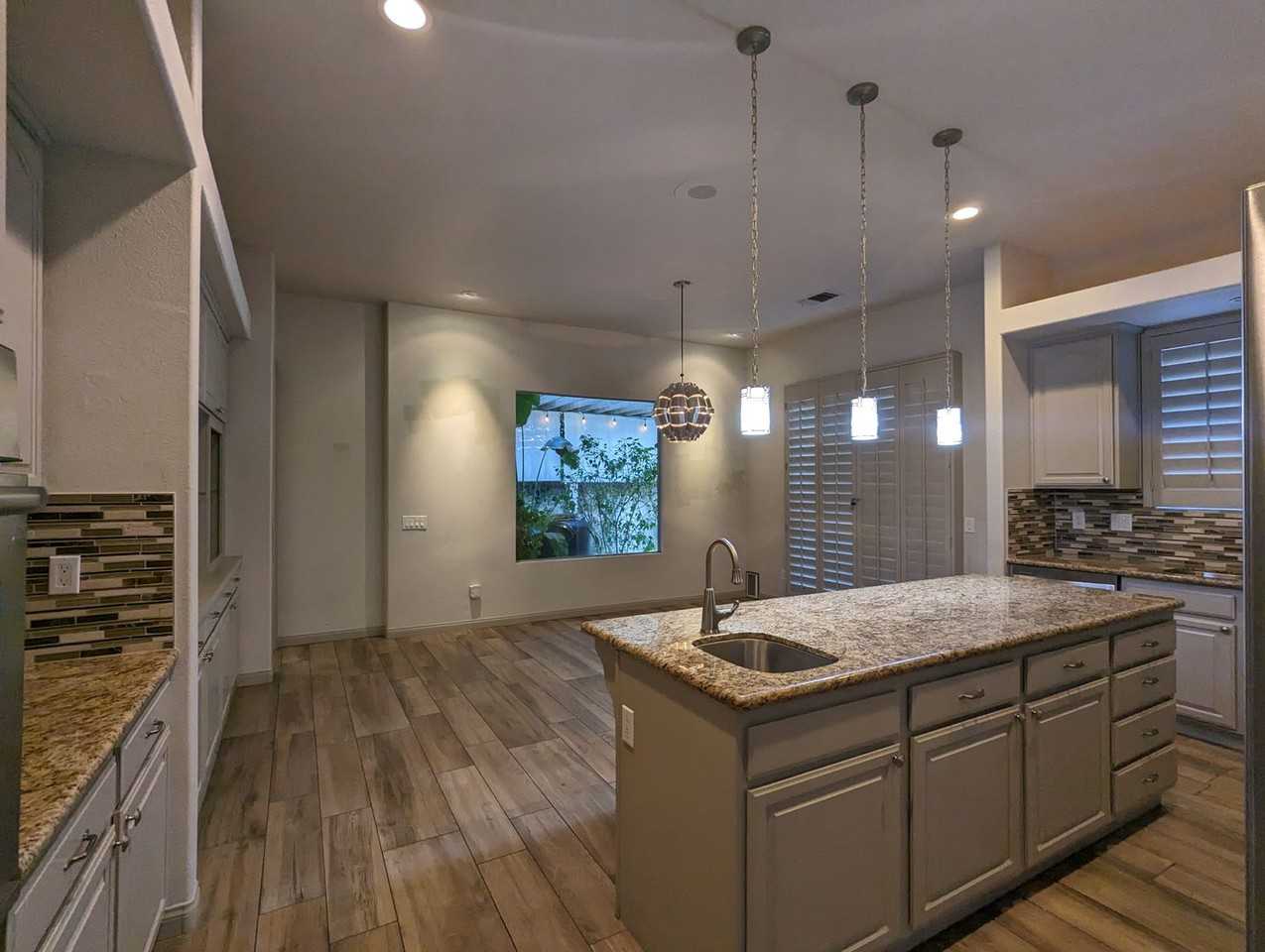 1 Mission Palms W - Photo 4 of 17