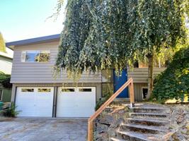 featured image of 6033 Ne 61st St
