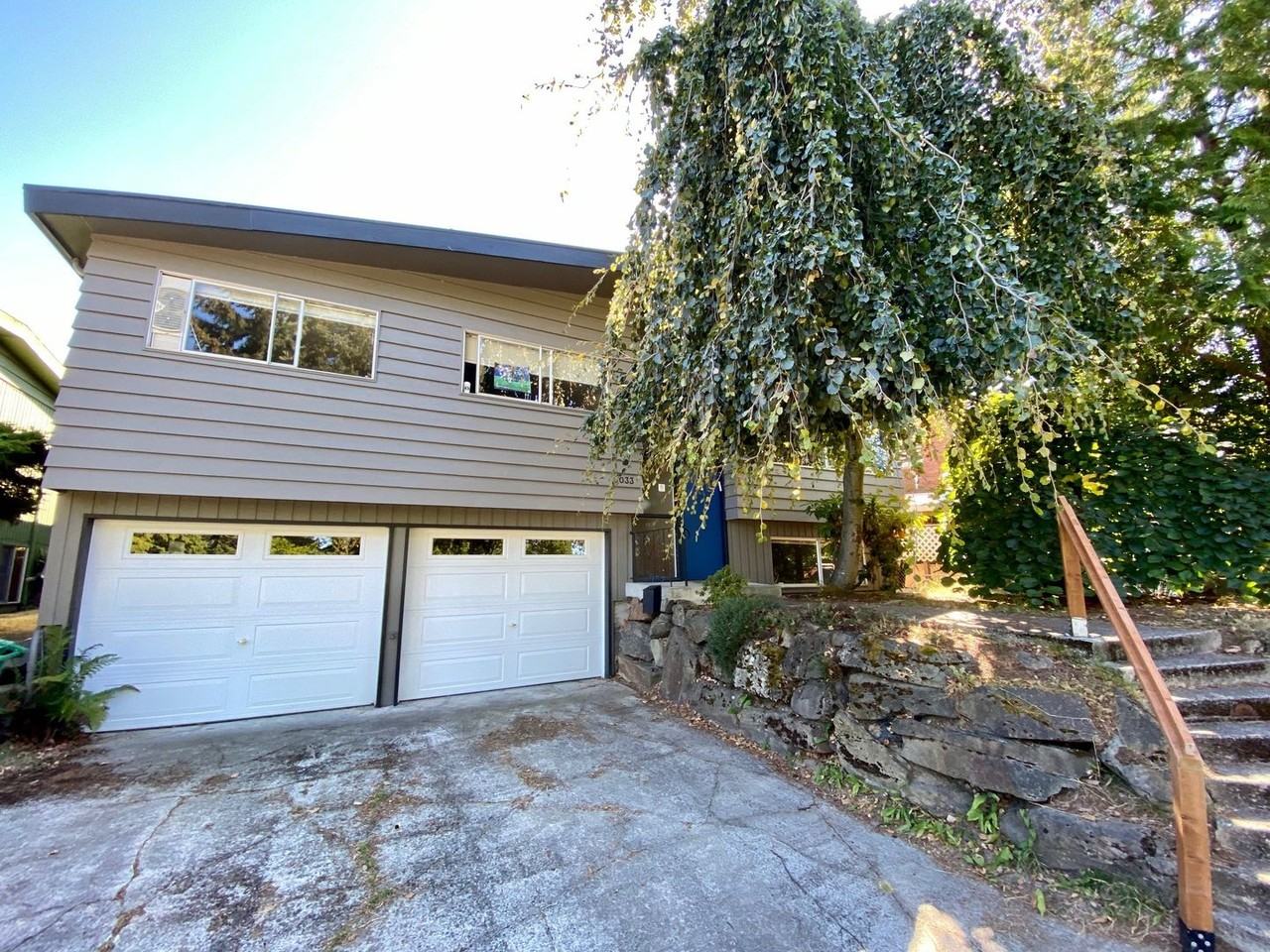 6033 Ne 61st St - Photo 2 of 49