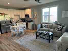 featured image of 721 721 / 723 Hillsborough Street
