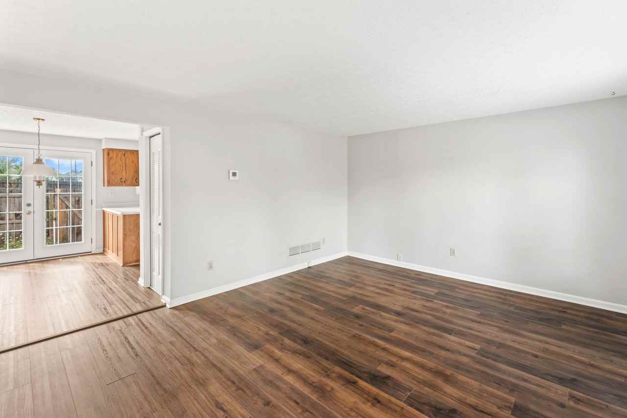 12520 Brothers Ave - Photo 2 of 15
