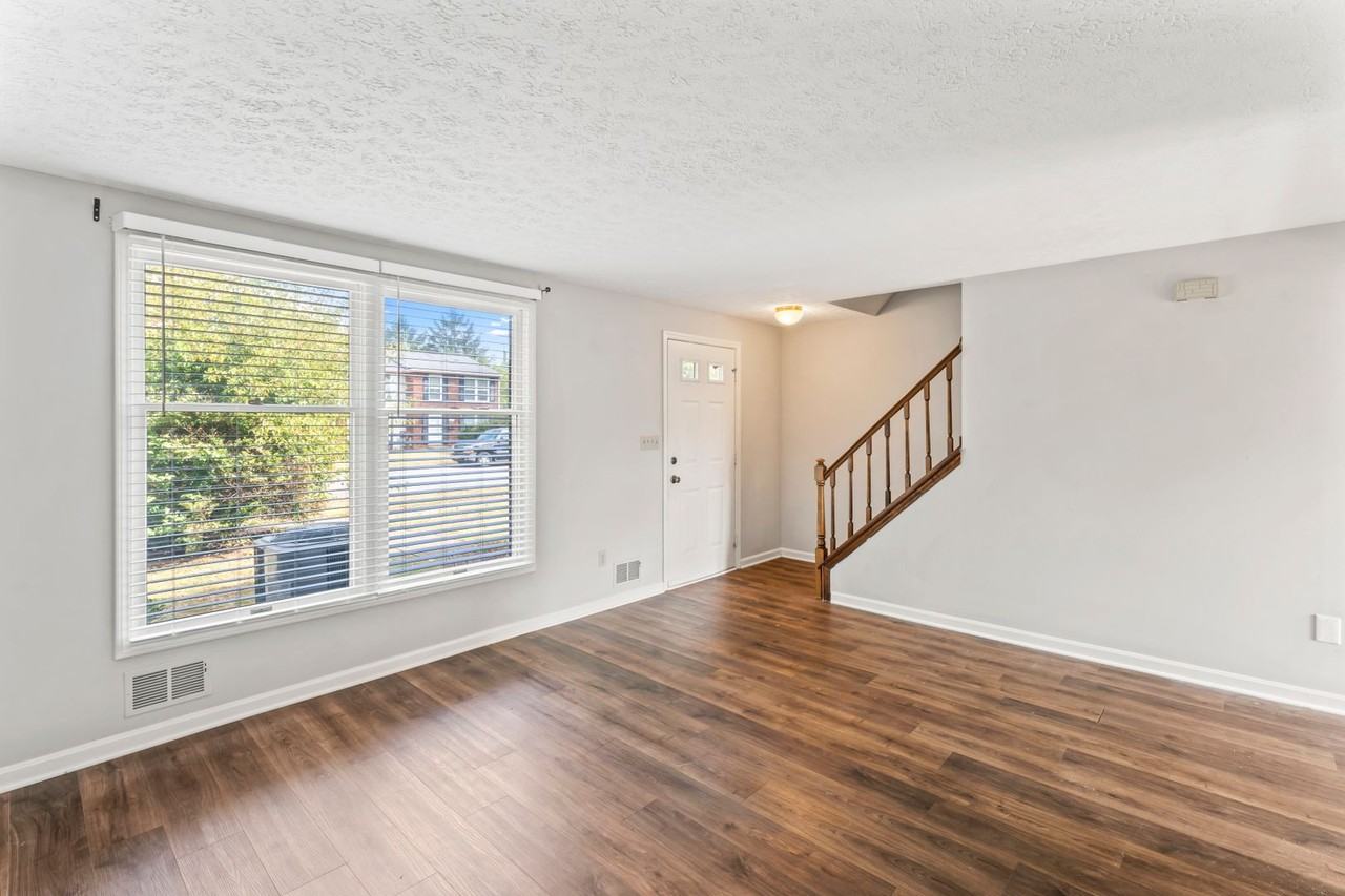 12520 Brothers Ave - Photo 4 of 15