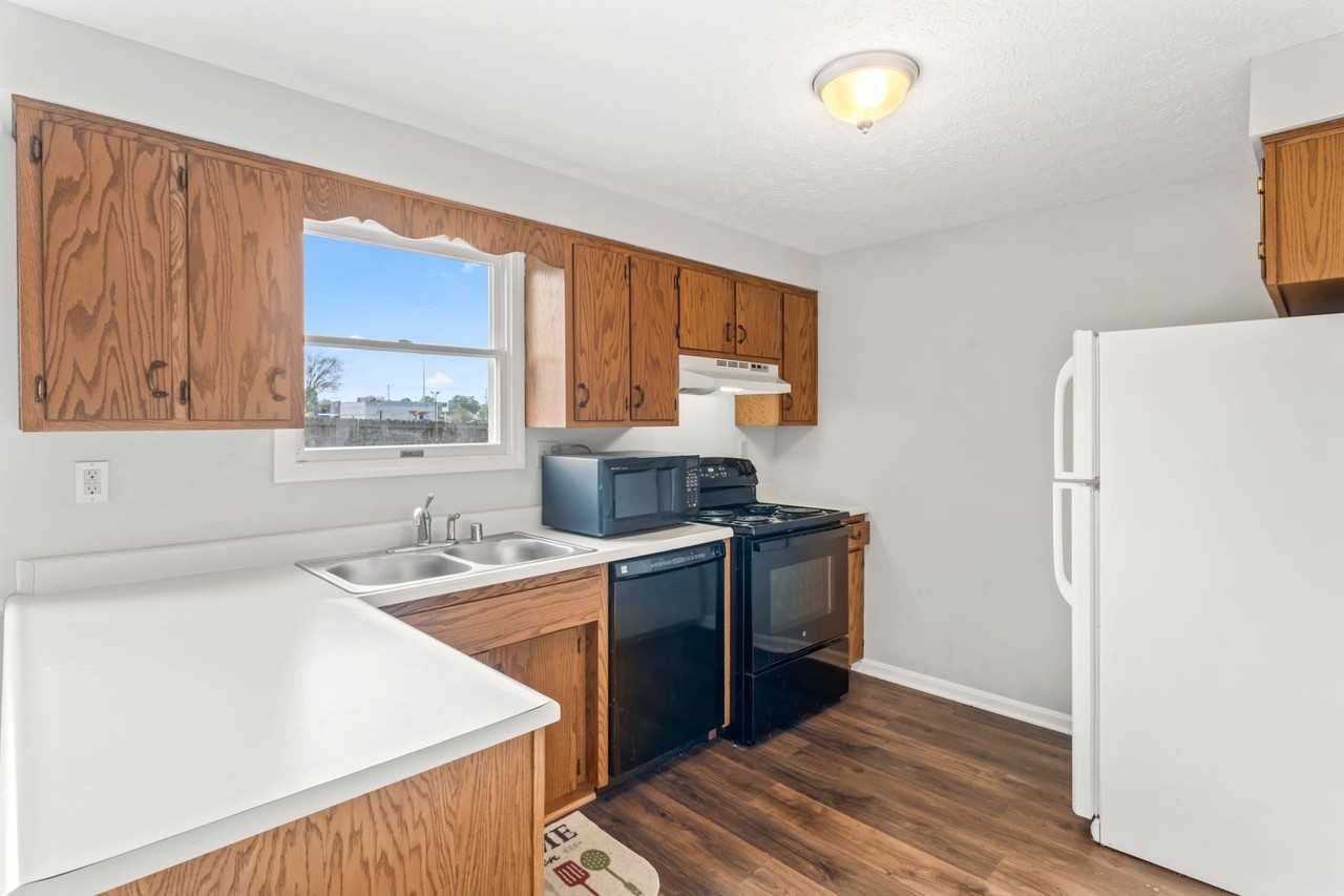 12520 Brothers Ave - Photo 6 of 15