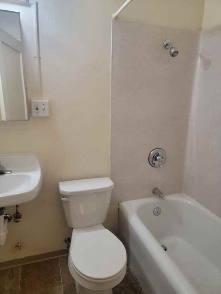 Mercedes Apartments - Photo 4 of 15