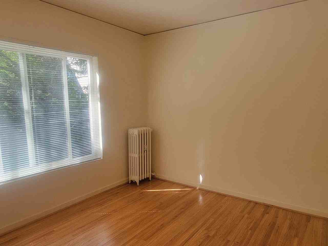 Mercedes Apartments - Photo 5 of 15