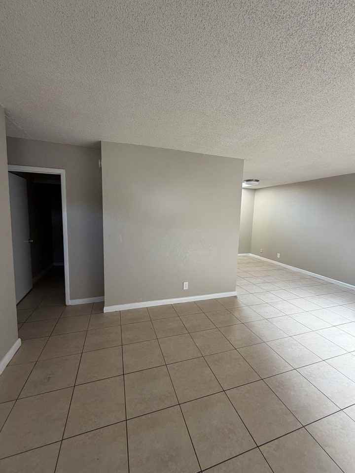 2130 Nw 58th Ave #25C - Photo 4 of 12