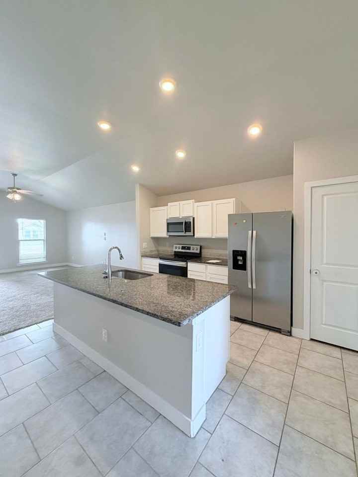 13823 Quanah Ave - Photo 3 of 14