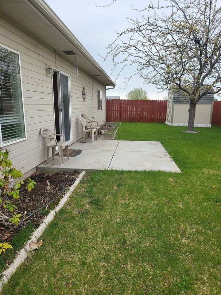 212 E Linden Ave - Photo 2 of 25