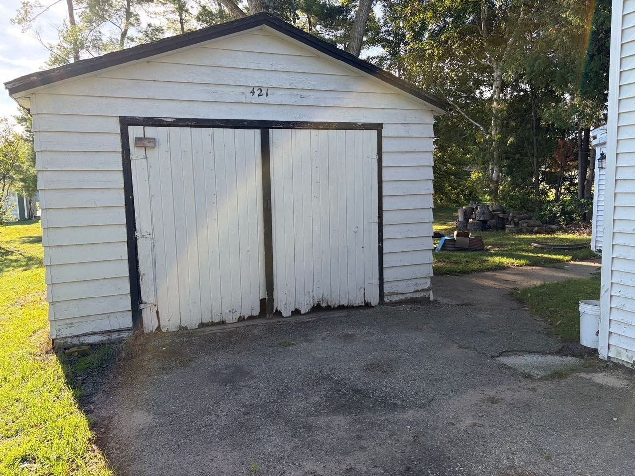 421 Smith Ave - Photo 3 of 11