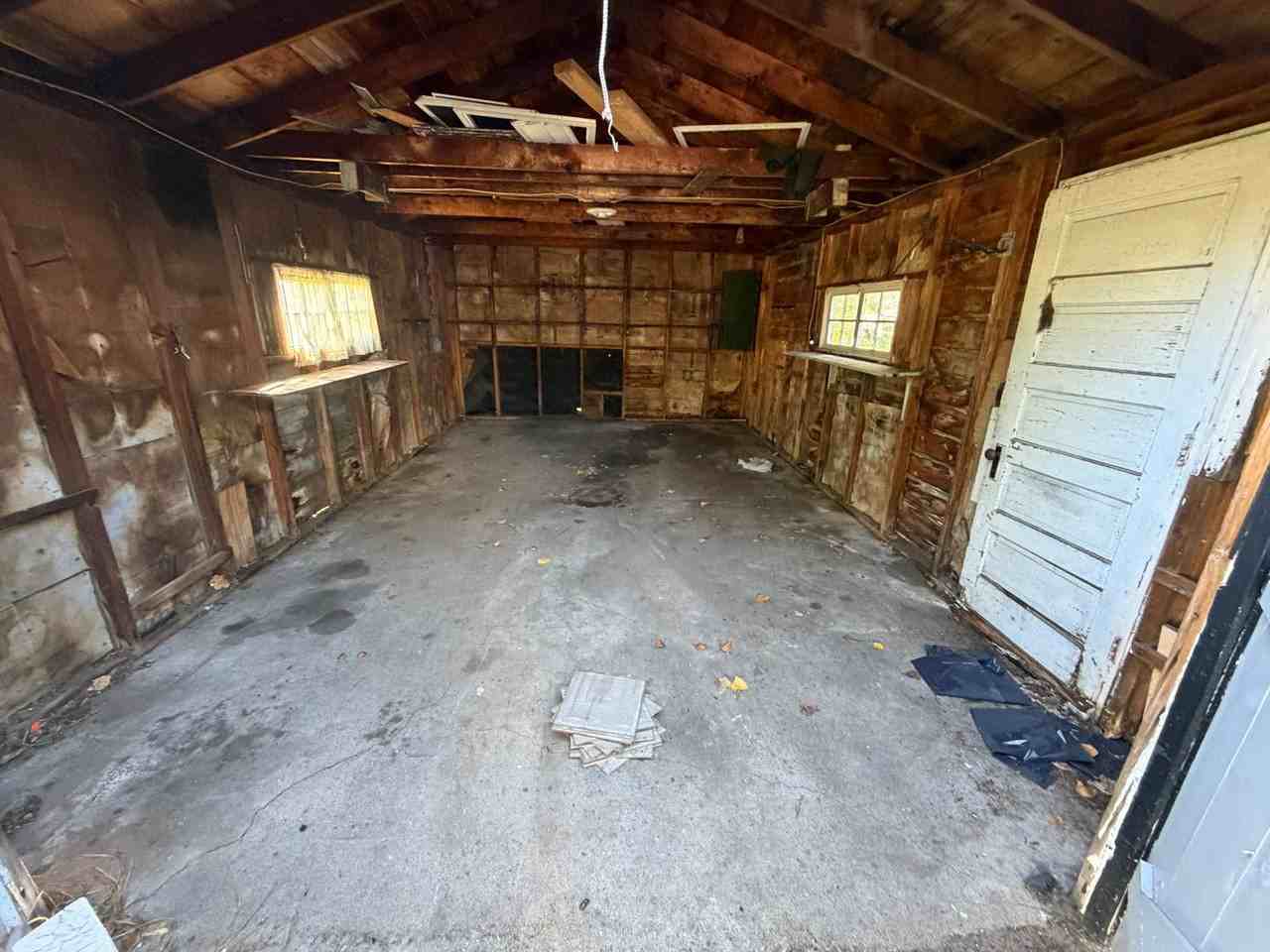 421 Smith Ave - Photo 4 of 11