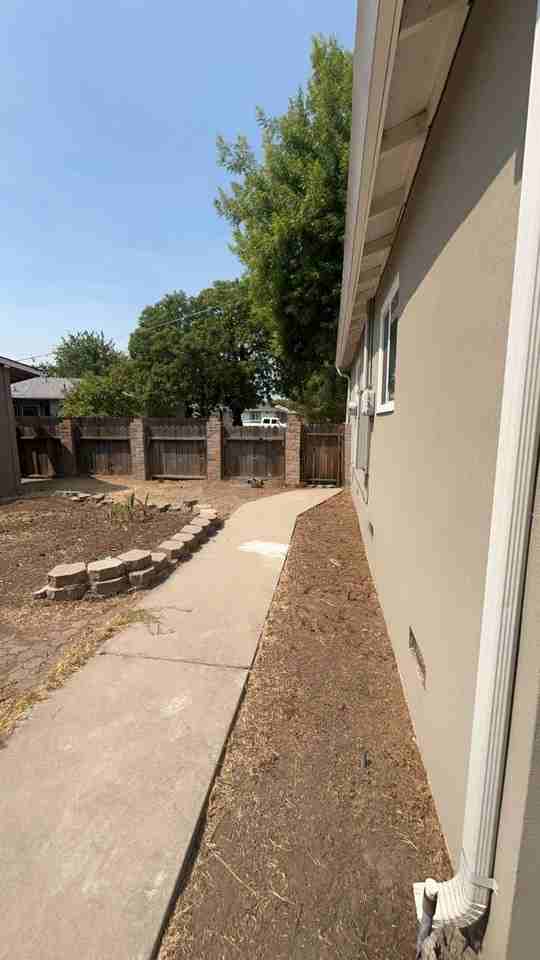 1610 Wayne Dr - Photo 3 of 8