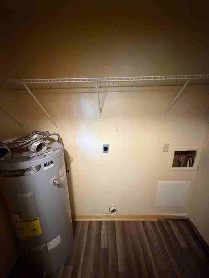 943 Quincy Rd - Photo 4 of 16