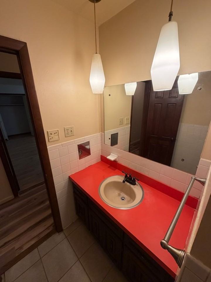 943 Quincy Rd - Photo 7 of 16