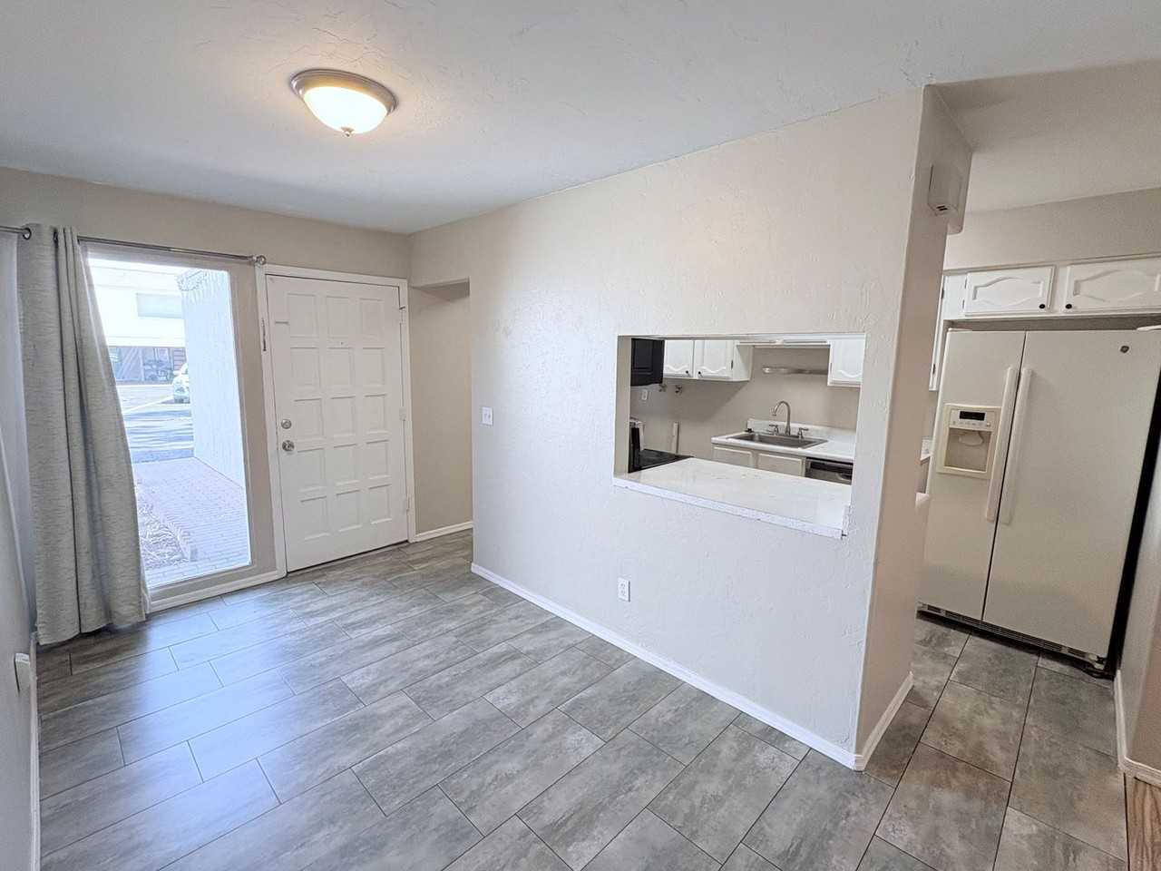 2771 W Anklam Rd #E - Photo 5 of 18