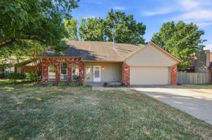 featured image of 1305 W Twin Oaks St