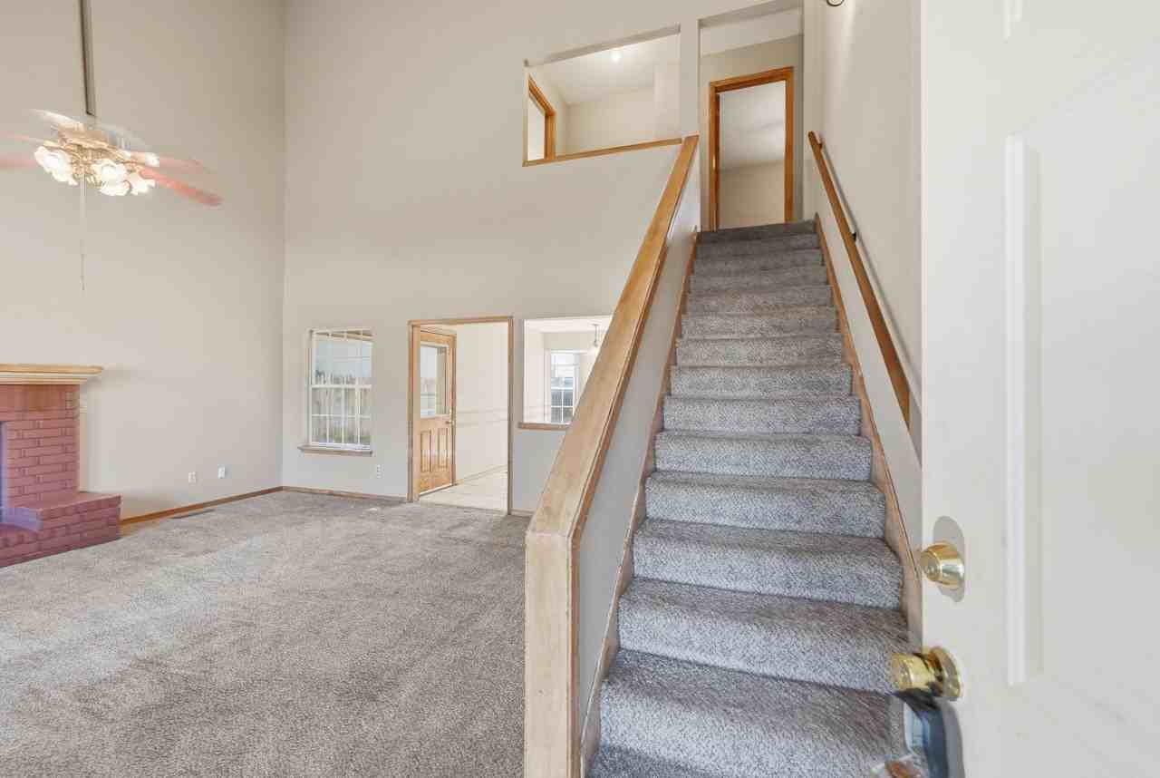 1305 W Twin Oaks St - Photo 3 of 25