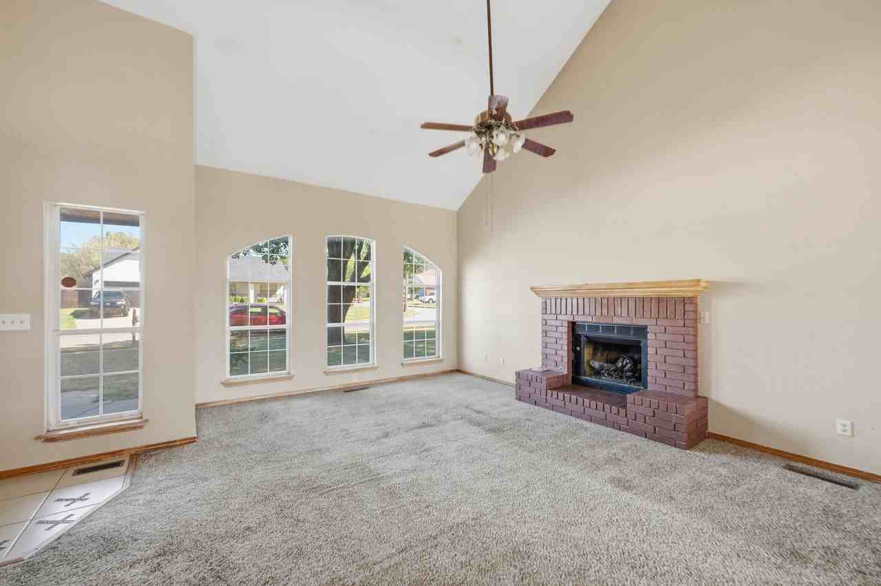 1305 W Twin Oaks St - Photo 6 of 25