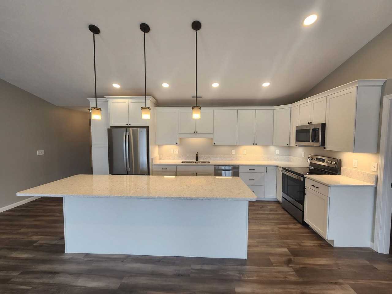 3776 Joy Cir E - Photo 2 of 19