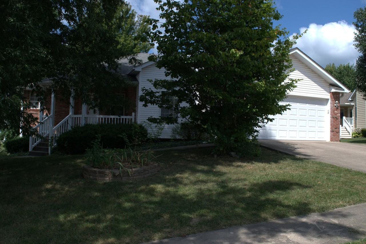 309 Grampian Dr - Photo 3 of 42