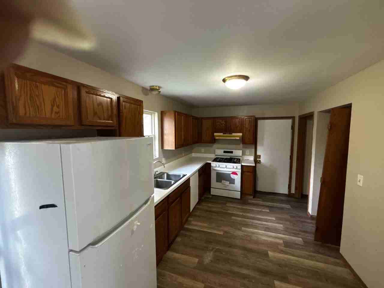 9501 Gaylord Ave - Photo 4 of 17