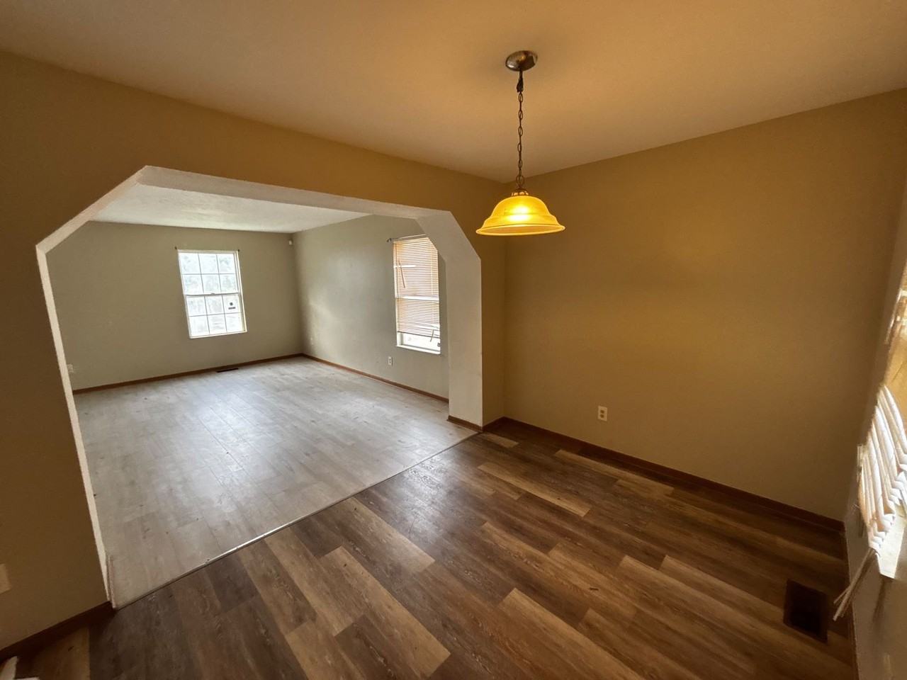 9501 Gaylord Ave - Photo 7 of 17