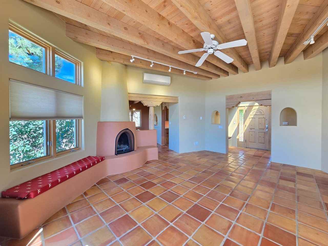5 Antigua Rd - Photo 2 of 31