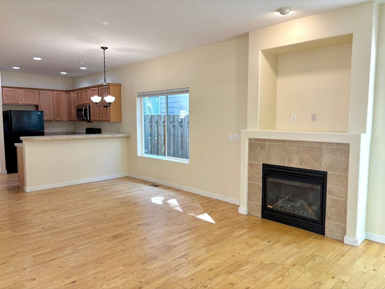 9247 N Macrum Ave - Photo 7 of 23
