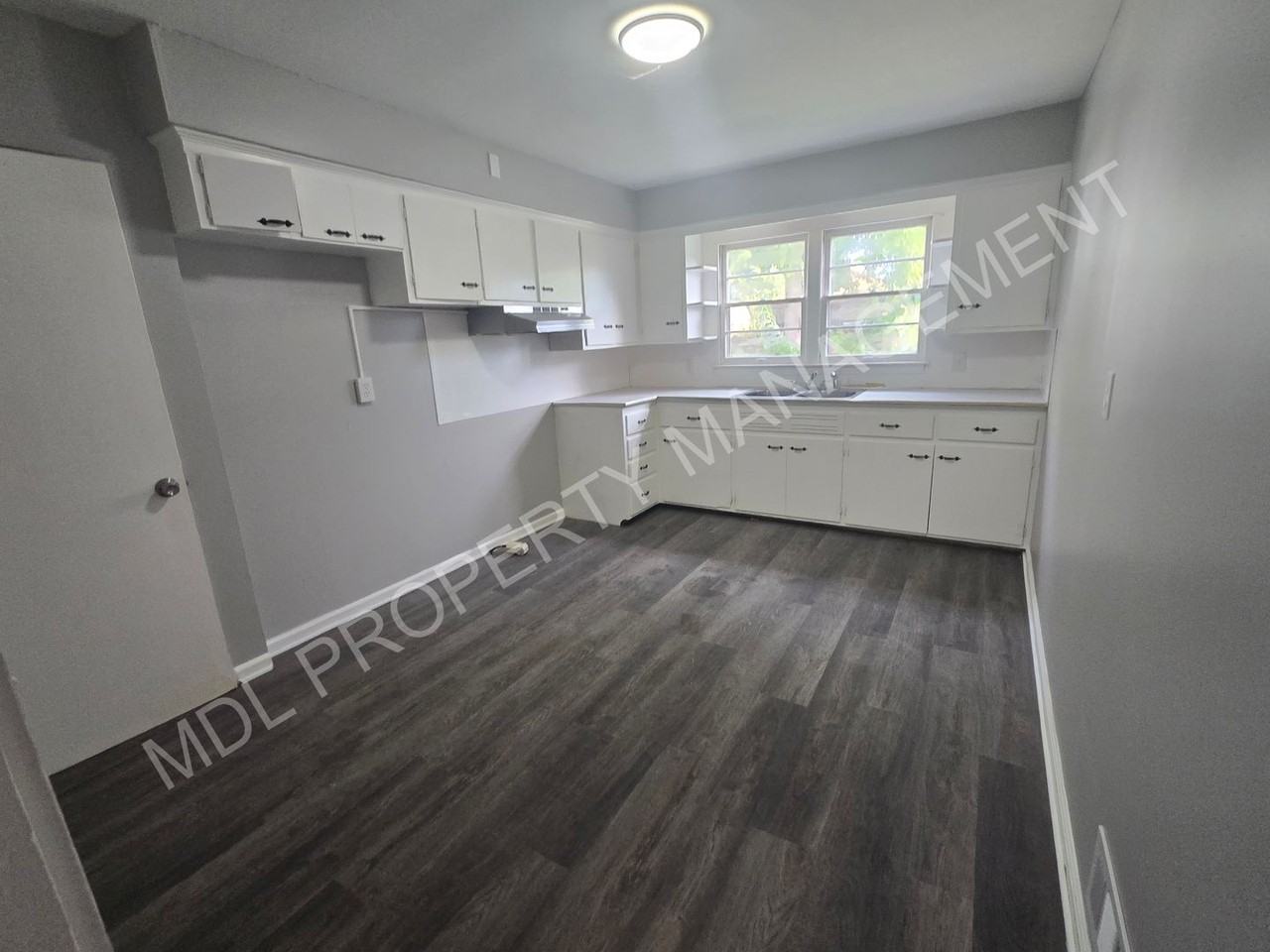2409 Stobbe St - Photo 2 of 7