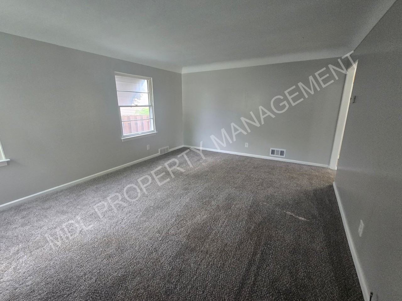 2409 Stobbe St - Photo 5 of 7