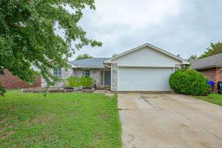 424 Crest Pl - Photo 1 of 1