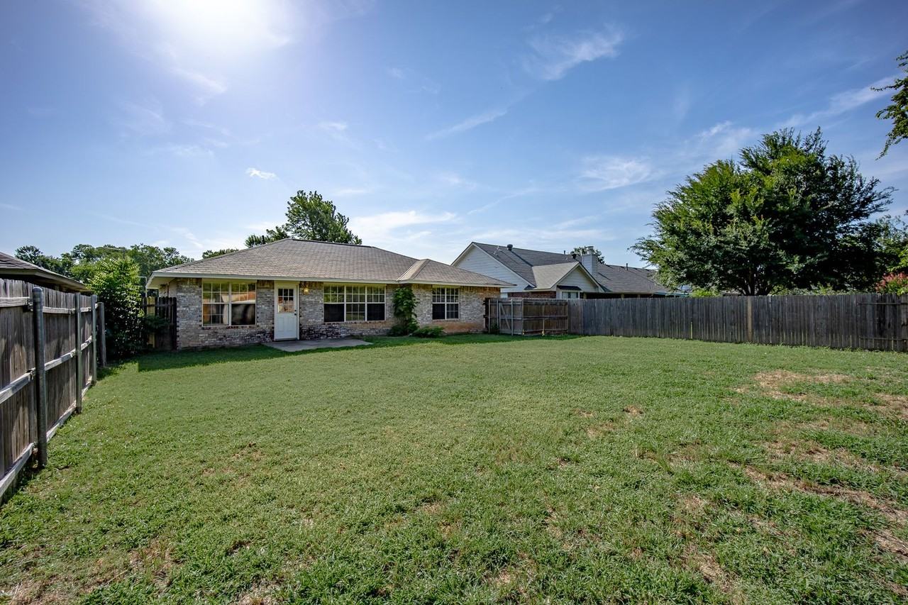 424 Crest Pl - Photo 4 of 34