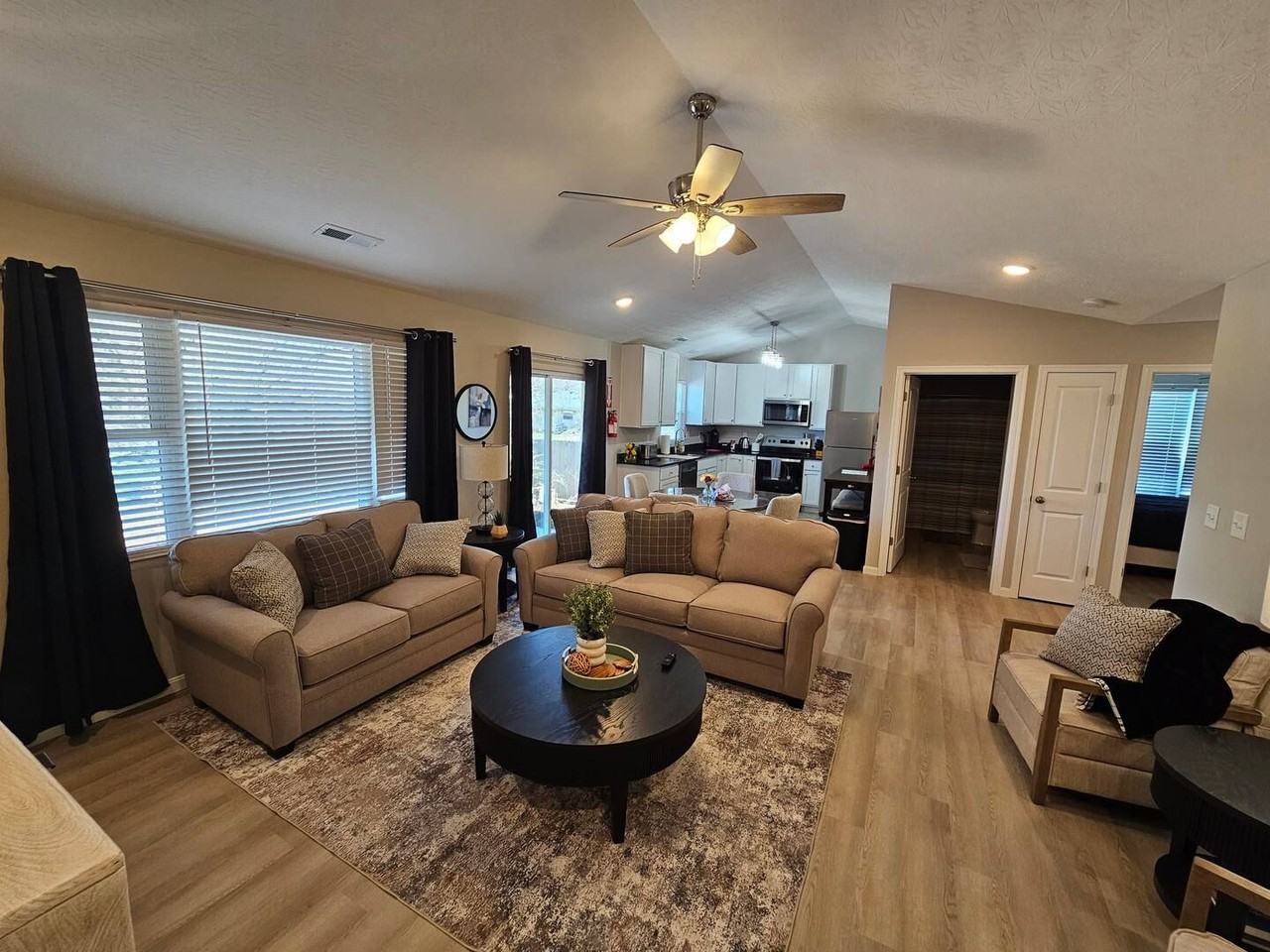 308 Oak Ave - Photo 2 of 41