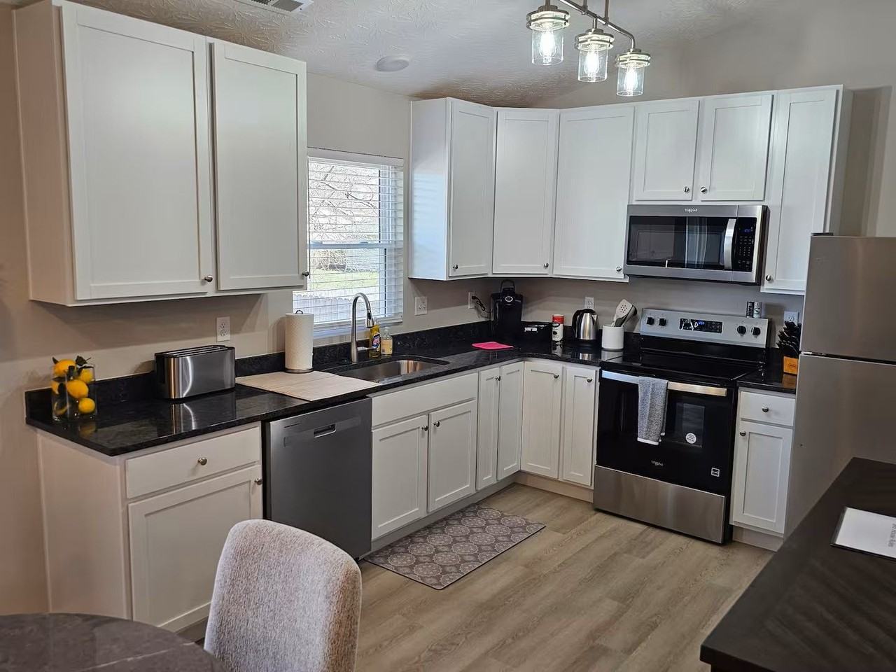 308 Oak Ave - Photo 5 of 41