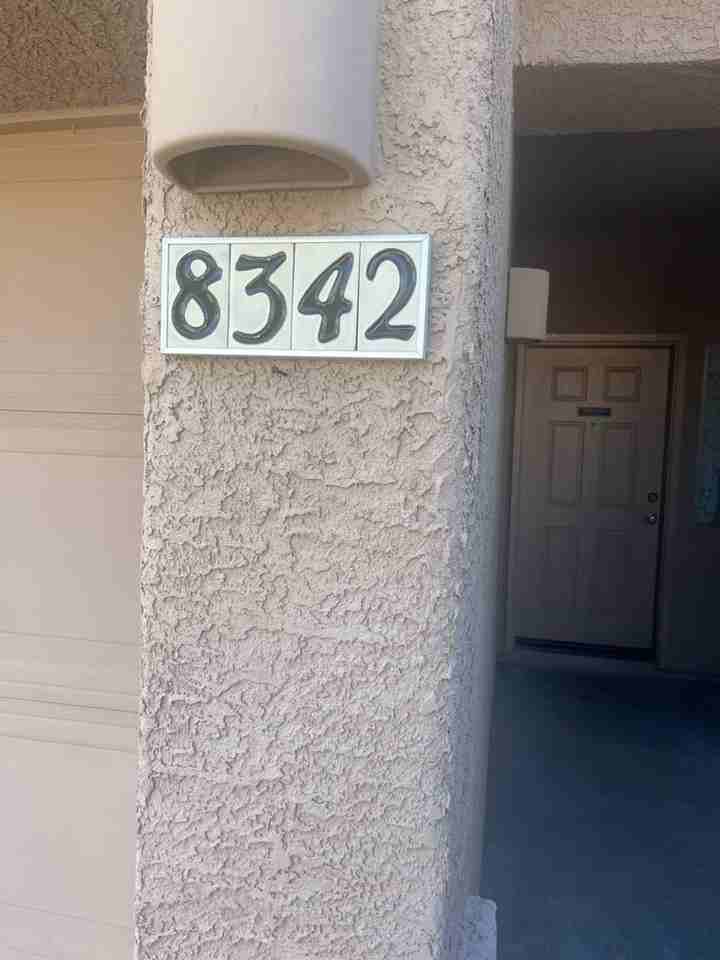 8342 S Hunnic Dr - Photo 2 of 30