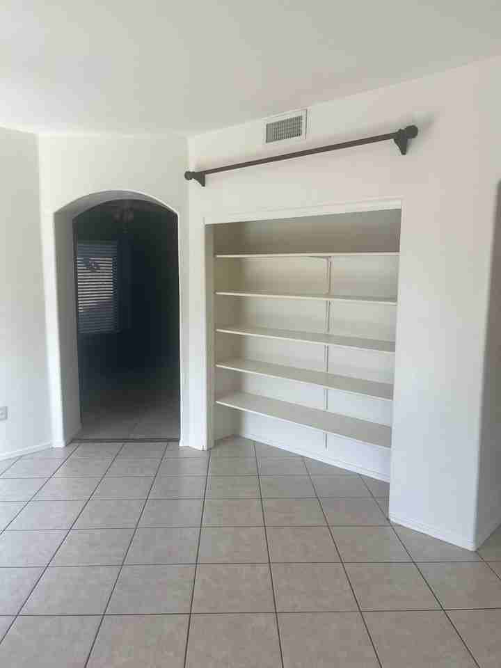 8342 S Hunnic Dr - Photo 6 of 30