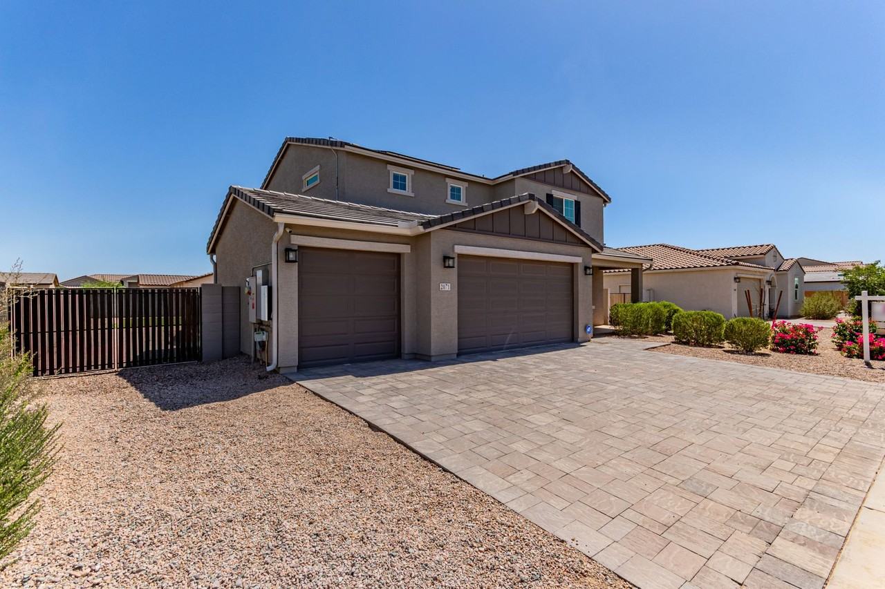 2071 E Piedmont Pl - Photo 3 of 41