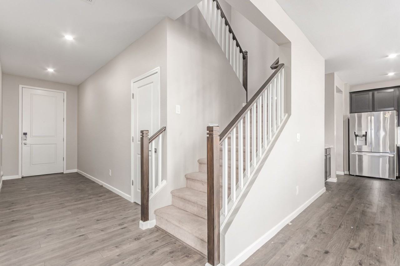2071 E Piedmont Pl - Photo 4 of 41