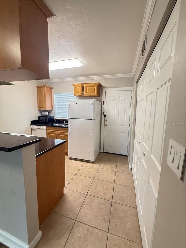 630 Sw 10th Ln - Photo 2 of 8