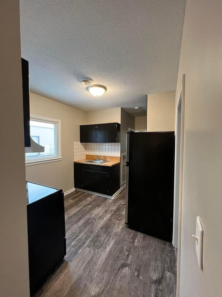 131 Griffith St - Photo 4 of 10