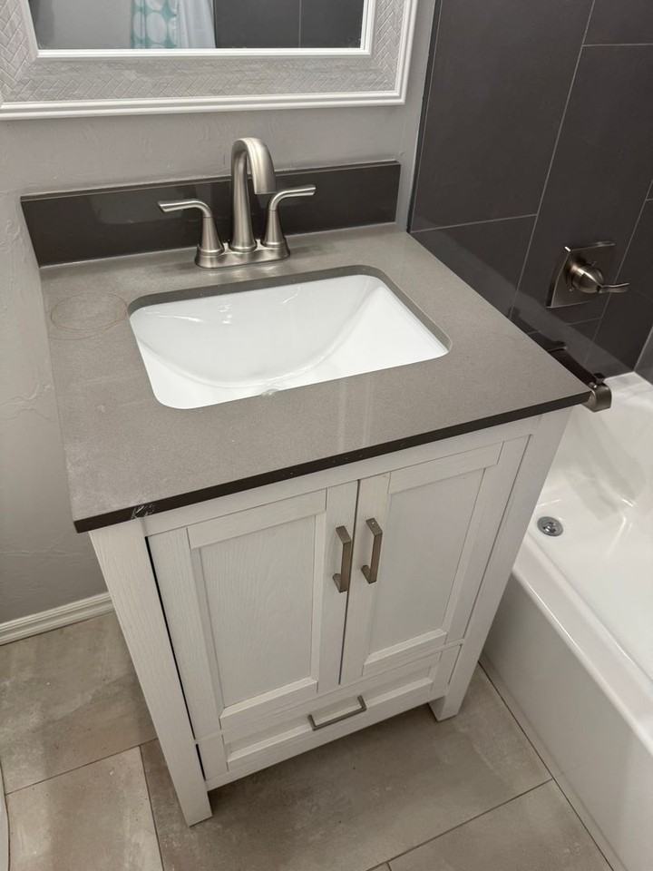 1405 Ne 40th St - Photo 3 of 20