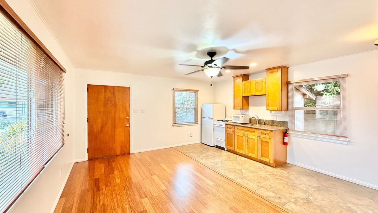1922 S Nevada St - Photo 4 of 25