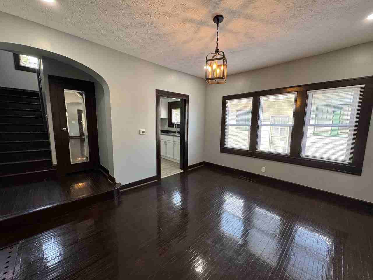 712 N Dequincy St - Photo 3 of 36