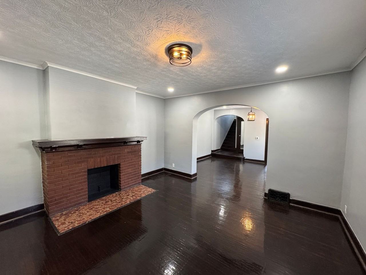 712 N Dequincy St - Photo 5 of 36
