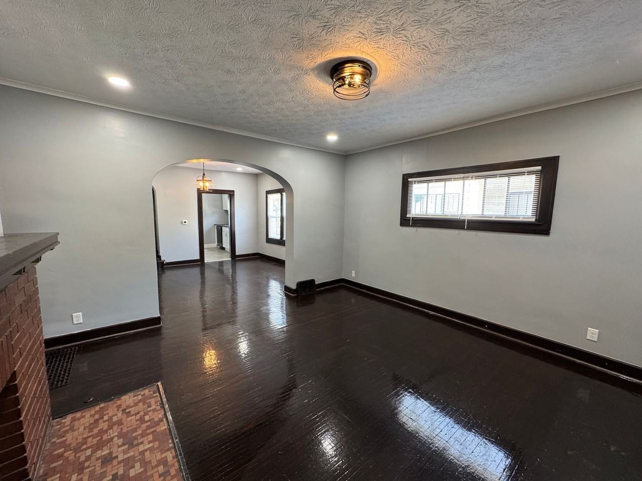 712 N Dequincy St - Photo 6 of 36