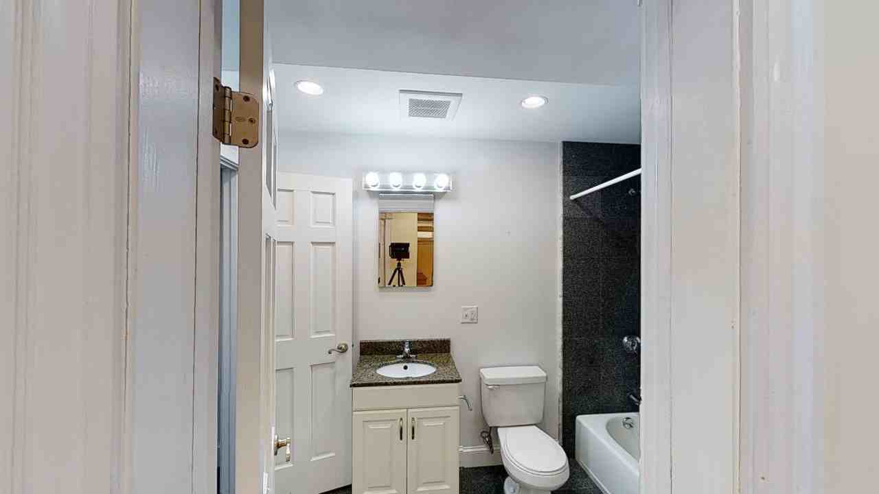 19 Walbridge St #19 - Photo 7 of 13