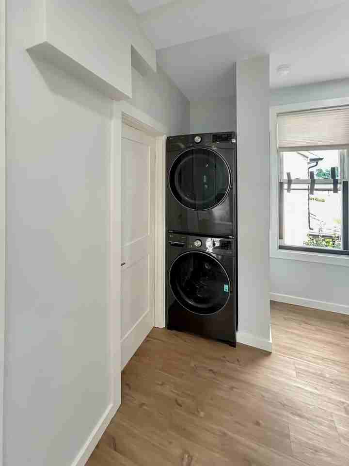 Discover 1524 4th Avenue - Photo 5 of 50