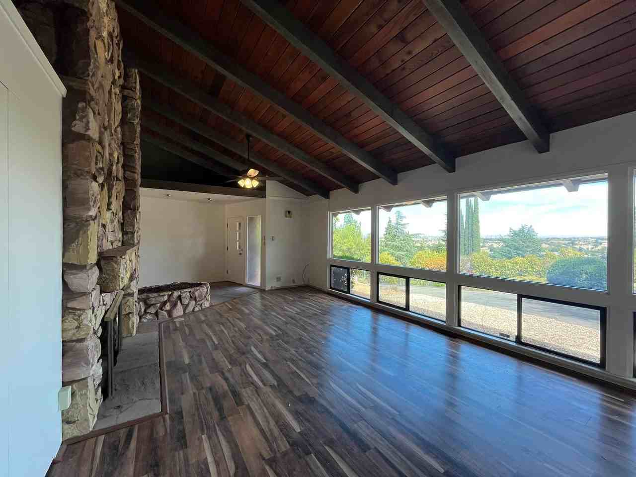 420 Fairview Ln - Photo 2 of 49