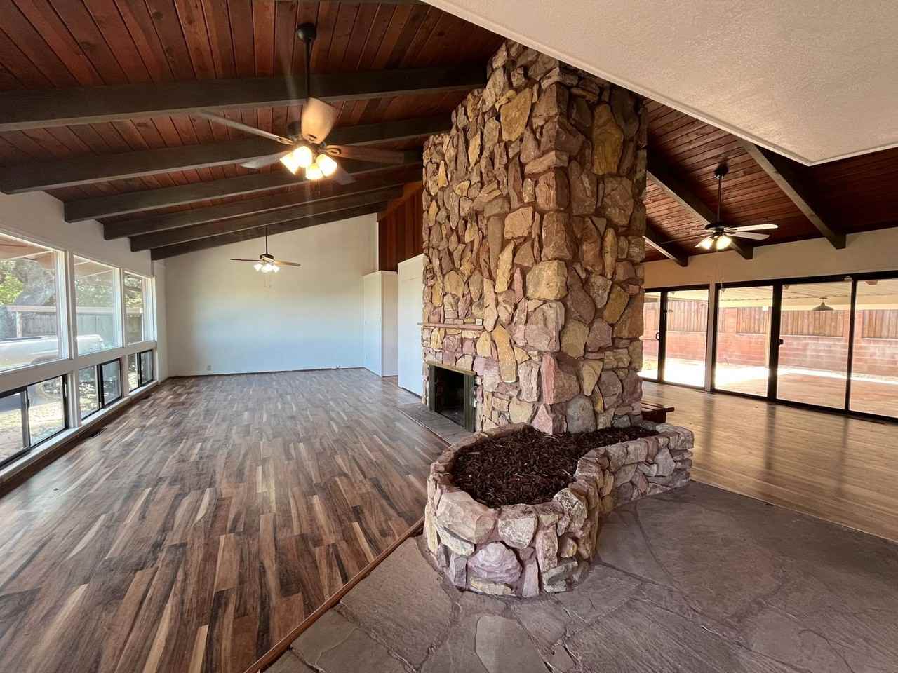 420 Fairview Ln - Photo 3 of 49