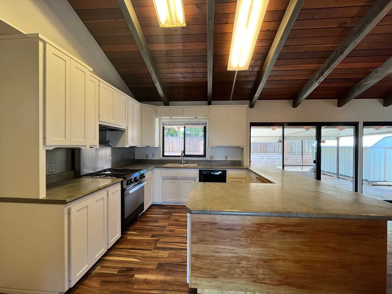 420 Fairview Ln - Photo 6 of 49