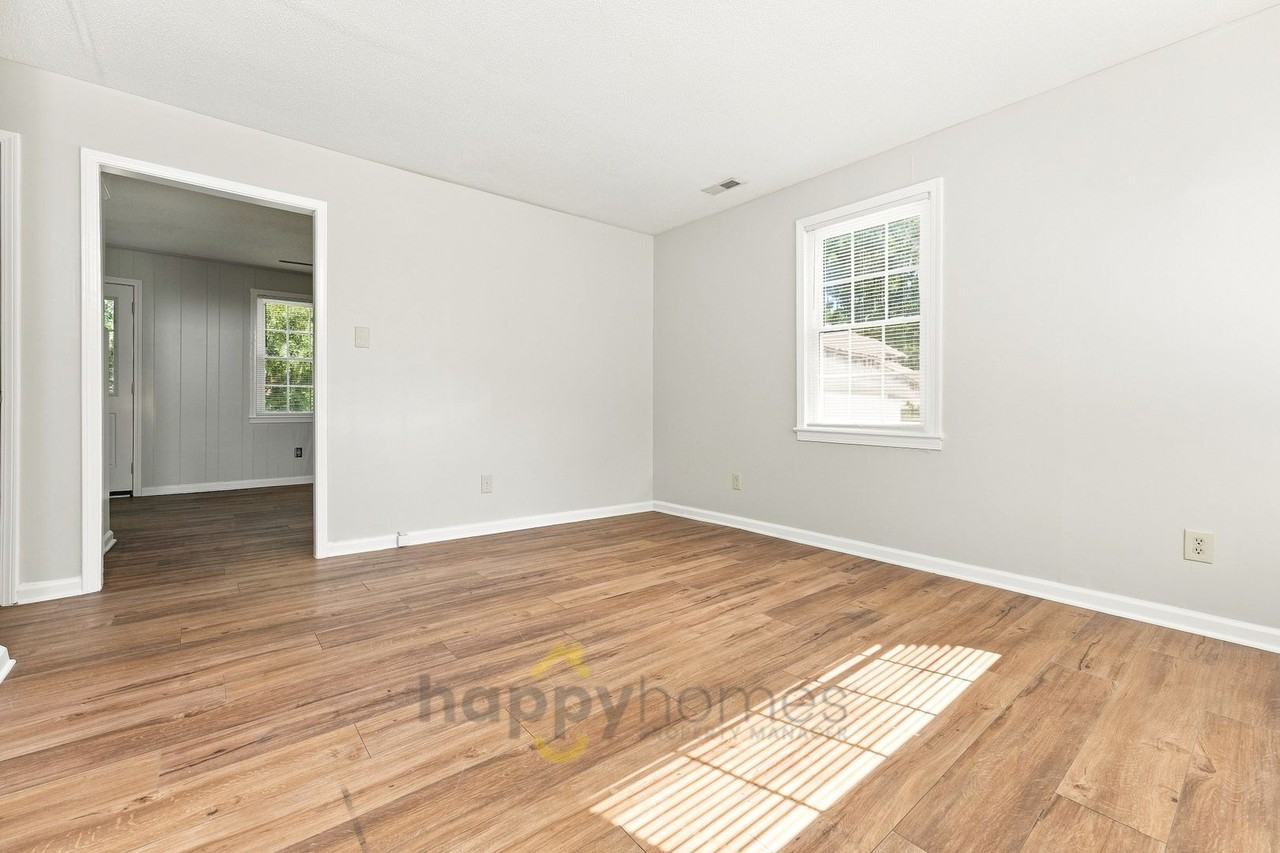 2455 Glover Rd - Photo 4 of 21